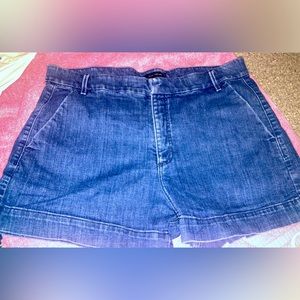 Ann Taylor Women’s shorts
